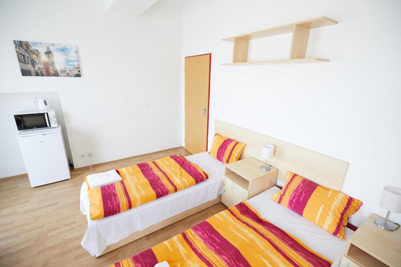 University Hotel Πράγα Εξωτερικό φωτογραφία
