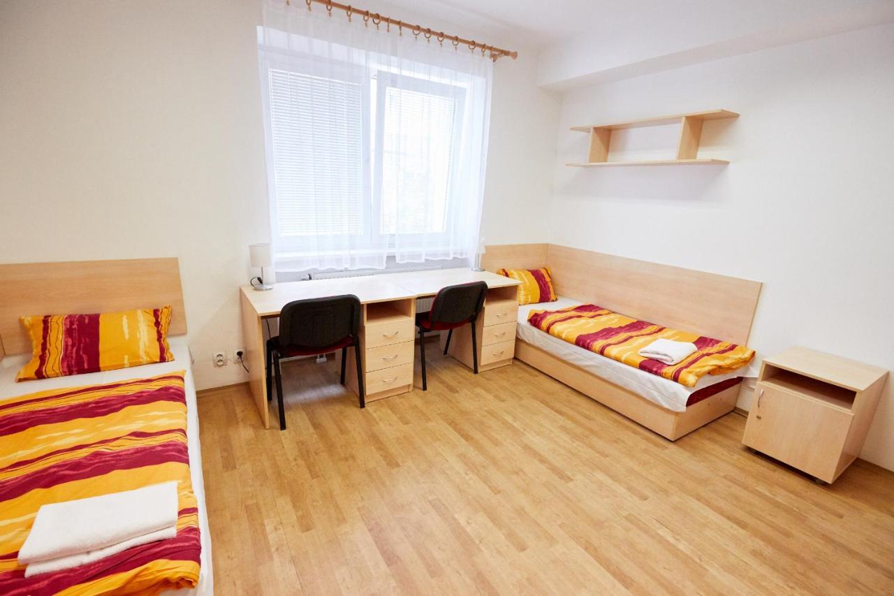 University Hotel Πράγα Εξωτερικό φωτογραφία